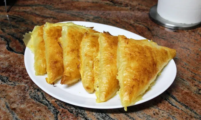 Хрупкави триъгълни банички