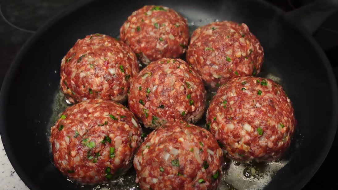 Рецепта за сочни кюфтета! Толкова са вкусни, правя ги поне 3 пъти седмично! сочни кюфтета
