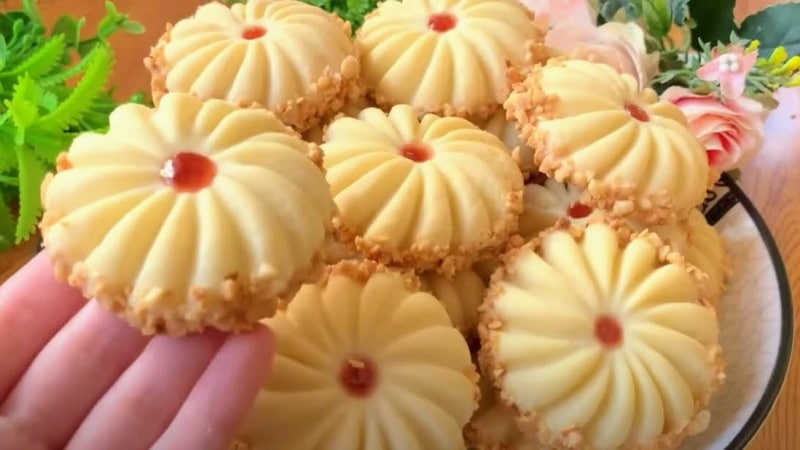 Пръхкави великденски курабии