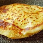 Най-вкусният домашен хляб за закуска: Добавям 2 тайни съставки към тестото!