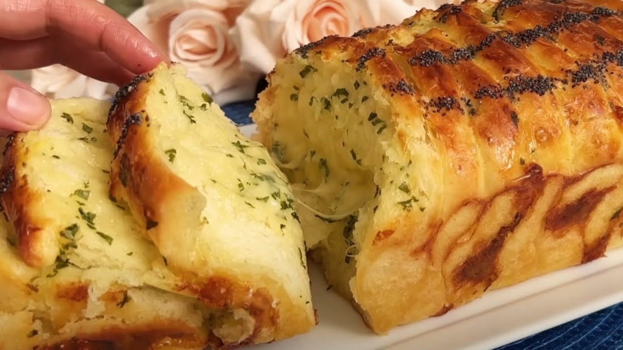 Рецепта за домашен хляб с кашкавал и магданоз | Лесен и вкусен