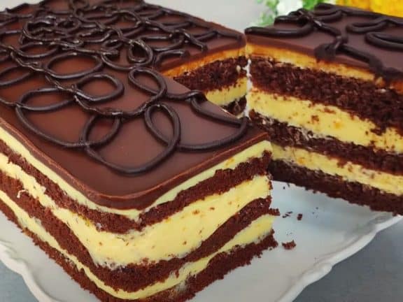 Сочна шоколадова торта с портокалов аромат! 🎂 Най-популярният десерт това лято