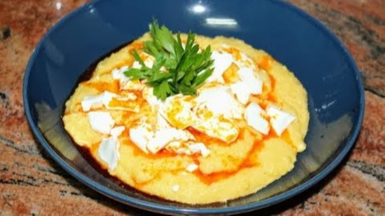 Качамак или Мамалига: Евтина, лесна и вкусна вечеря с 3 съставки
