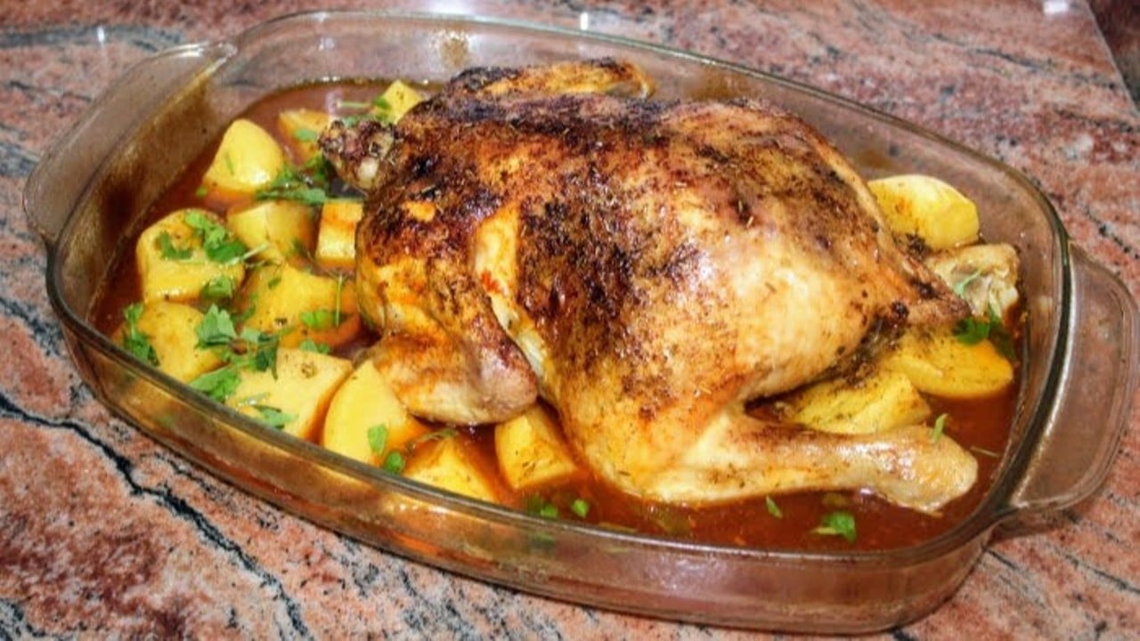 Пияно пиле с картофи: Цяла година търся тази рецепта! Месото става много вкусно и сочно