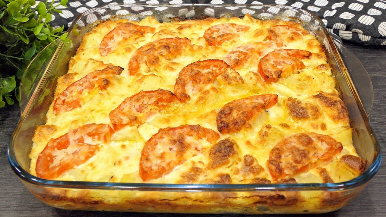 Никога не съм яла толкова вкусна вечеря. Невероятно ЛЕСНА и ВКУСНА рецепта с картофи и кайма!