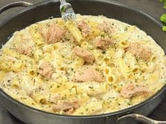 Макарони с кремообразен сос по рецептата на моя съседка