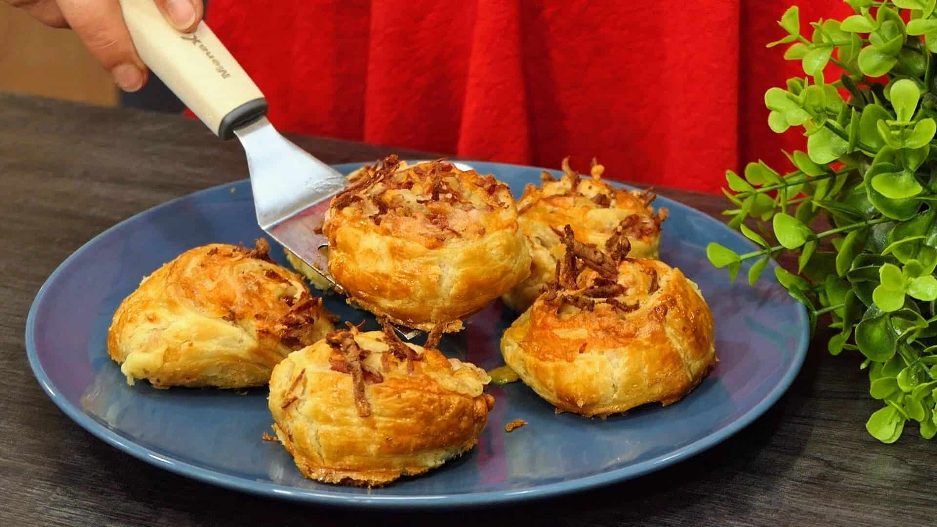 Невероятно вкусни хапки от бутер тесто