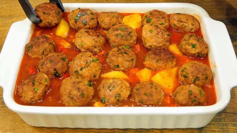 sochni-kyufteta-na-furna-domashna-recepta-s-kartofi-i-sos