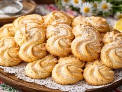 domashni-masleni-biskviti-krehki-topyashti-se