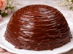 shokoladova-torta-s-krem-bogata-i-sochna