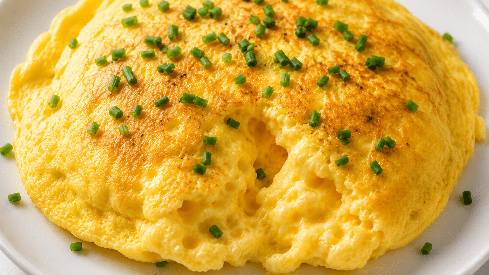 omlet-ot-3-yaytsa-puhkav-kato-oblak