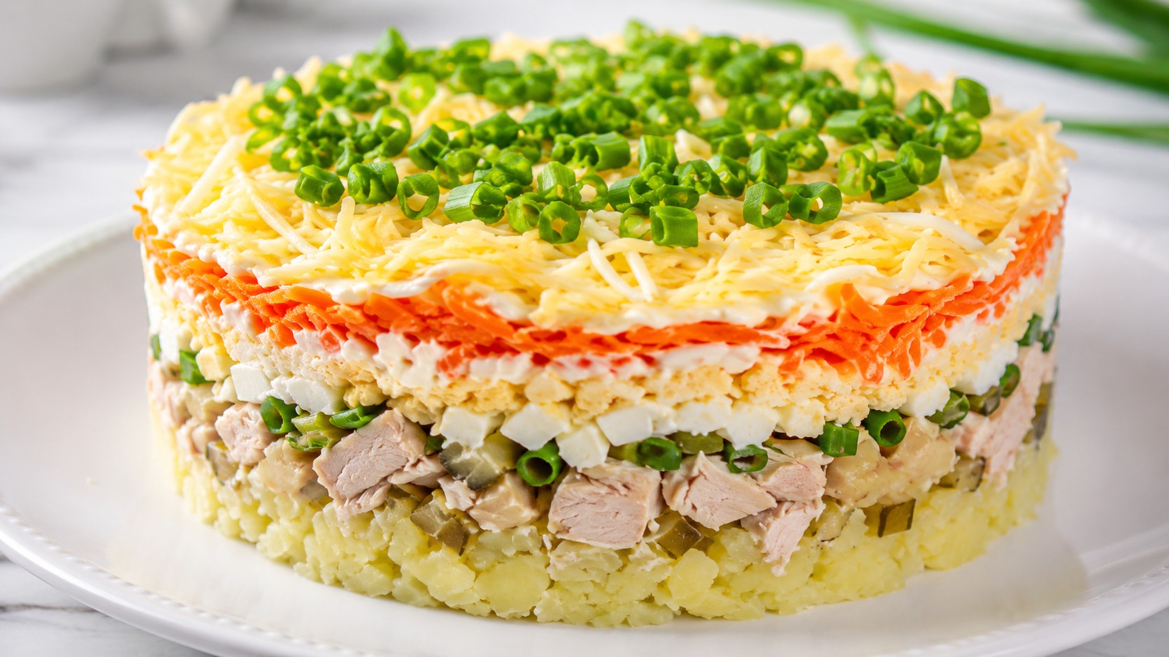 salata-s-pileshko-praznichna-svezha-naslada-retsepta