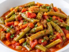 barza-lyatna-mandzha-s-presen-zelen-bob-i-domati