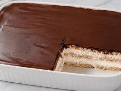 domashna-biskvitena-torta-s-shokoladova-glazura