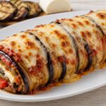 rulo-ot-patladzhan-s-pileshko-i-motsarela-sochno-i-zapecheno