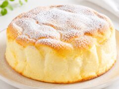 torta-s-kiselo-mlyako-puhkava-kato-oblak