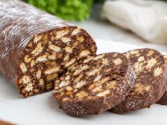biskviten-salam-s-shokolad-i-orehi-desert-bez-pechene