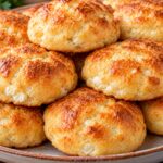 kragli-puhkavi-sodeni-sirenki-s-izvara-podredeni-edna-varhu-druga-v-keramichna-chiniya